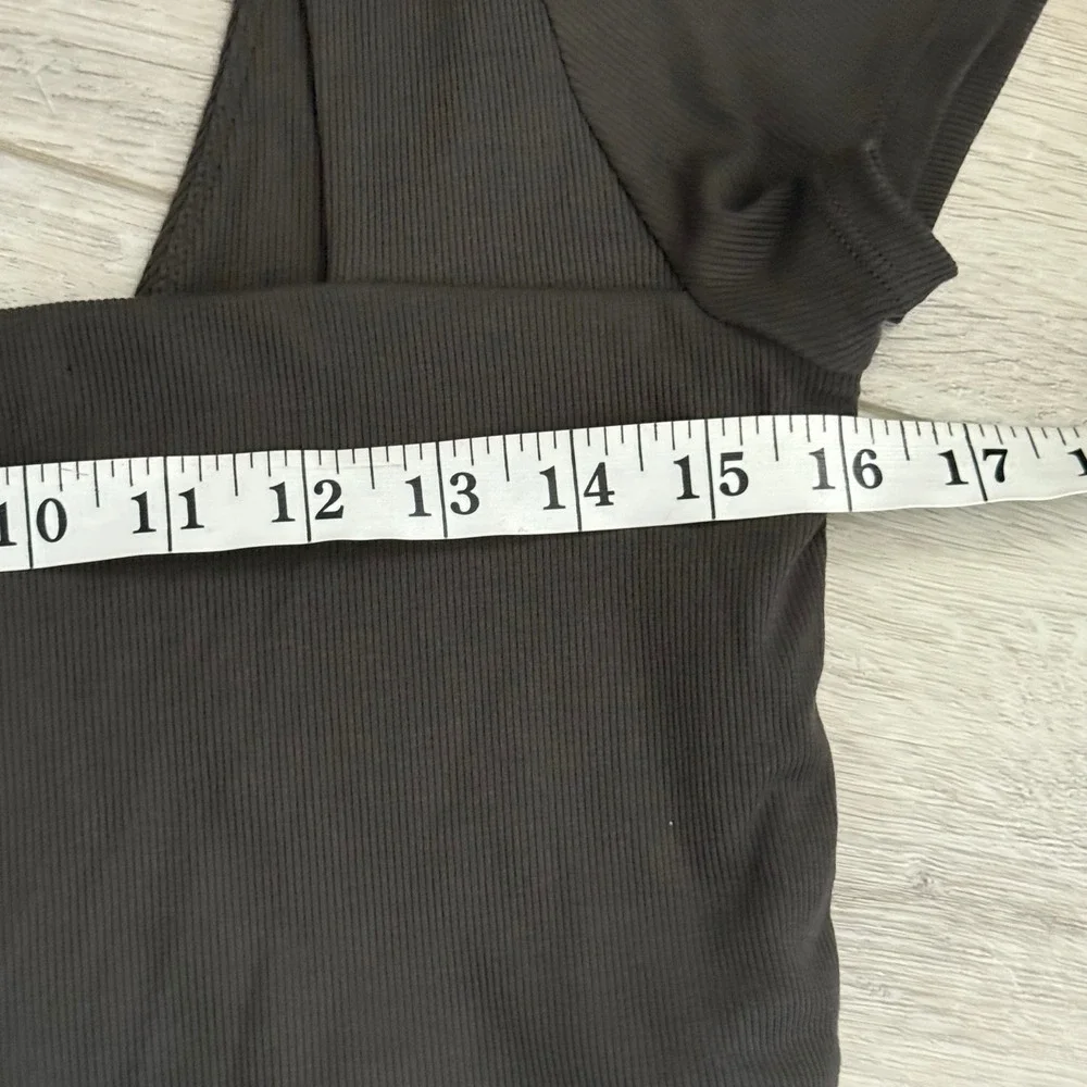 Vuori Ribbed Pose Square Neck Scoop Back Short Sleeve Top Dark Oregano - Large - Picture 3 of 5